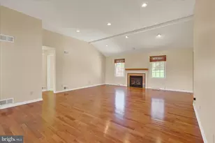 6606 Bent Oak Dr, Fayetteville, PA 17222 - Photo 2