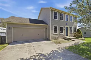 205 Crown Ct, Waynesboro, PA 17268 - Photo 2