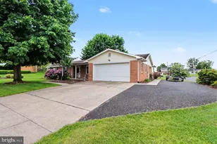 50 Eisenhower Dr, Chambersburg, PA 17201 - Photo 4
