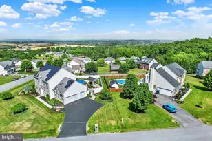 14114 Red Victoria Ct, Waynesboro, PA 17268 - Photo 48