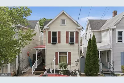 254 W Queen Street, Chambersburg, PA 17201 - Photo 2