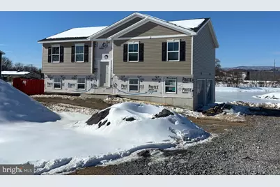 147 Meadowcreek Drive N, Chambersburg, PA 17202 - Photo 1