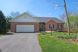132 Buckingham Dr, Chambersburg, PA 17201 - Photo 1