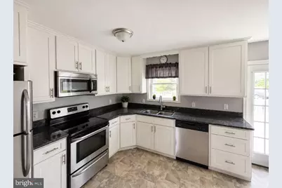 1577 Streamside Drive, Chambersburg, PA 17202 - Photo 4