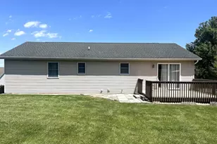 1572 Buttercup Dr, Chambersburg, PA 17202 - Photo 4
