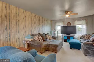 828 Essex Cir, Greencastle, PA 17225 - Photo 10