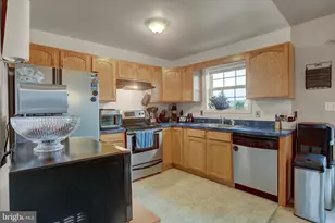 828 Essex Cir, Greencastle, PA 17225 - Photo 8