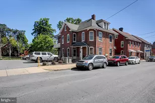 217 E Washington St, Chambersburg, PA 17201 - Photo 2