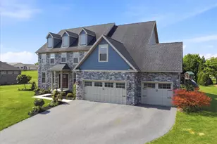 206 Matthew Dr, Chambersburg, PA 17201 - Photo 2