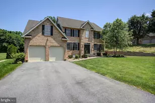 382 Moss Spring Ave, Greencastle, PA 17225 - Photo 4