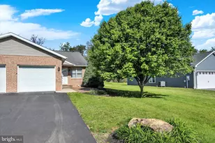 166 Antietam Dr, Waynesboro, PA 17268 - Photo 2