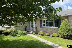 175 Orchard Cir, Greencastle, PA 17225 - Photo 2