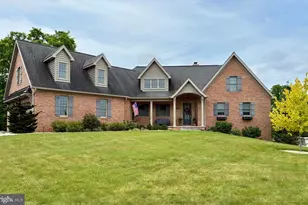 500 Brookview Dr, Greencastle, PA 17225 - Photo 1