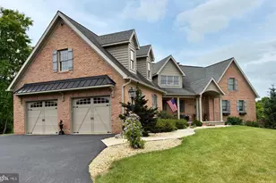 500 Brookview Dr, Greencastle, PA 17225 - Photo 2