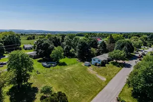 274 Cherry Ln Dr, Chambersburg, PA 17202 - Photo 10