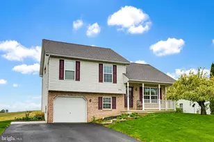 3744 Mountain Shadow Cir, Fayetteville, PA 17222 - Photo 2