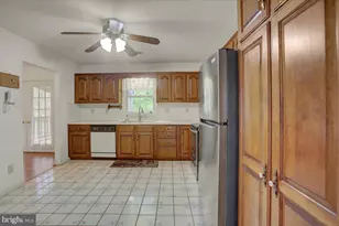 848 Carey Dr, Chambersburg, PA 17202 - Photo 12