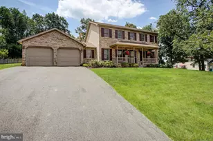 427 Bradley Ln, Shippensburg, PA 17257 - Photo 2