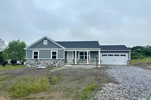 1497 Sherry Dr, Chambersburg, PA 17202 - Photo 2
