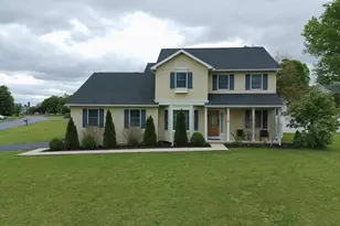 631 Eric Dr, Shippensburg, PA 17257 - Photo 2