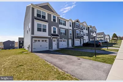 894 Setting Sun Ln, Chambersburg, PA 17201 - Photo 1