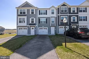 886 Setting Sun Ln, Chambersburg, PA 17201 - Photo 1