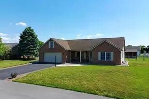 336 Sue Linn Dr, Chambersburg, PA 17201 - Photo 4