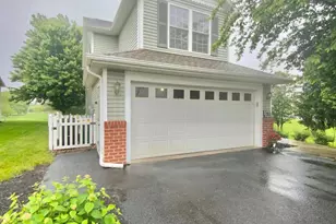 282 Eisenhower Dr, Chambersburg, PA 17201 - Photo 1