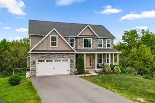 1584 Bunker Ct, Chambersburg, PA 17202 - Photo 2