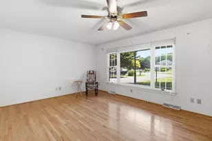 11302 Crofton Cir, Waynesboro, PA 17268 - Photo 8