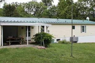 15420 Hartman Dr, Fort Loudon, PA 17224 - Photo 2