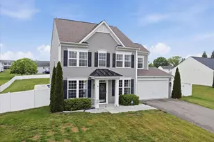 801 Bristol Dr, Greencastle, PA 17225 - Photo 2