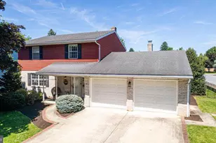 901 Cypress St, Chambersburg, PA 17201 - Photo 2