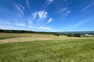 2368 Majestic Ct, Chambersburg, PA 17202 - Photo 2