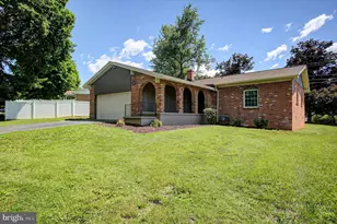 868 Fox Meadow Rd, Chambersburg, PA 17202 - Photo 1