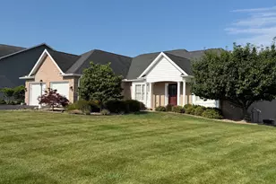 6147 Merion Dr, Fayetteville, PA 17222 - Photo 2
