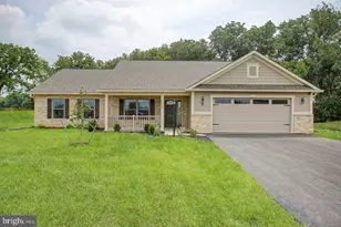 1509 Treeline Dr, Chambersburg, PA 17202 - Photo 1