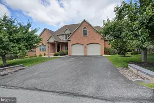 11067 Weatherstone Dr, Waynesboro, PA 17268 - Photo 6