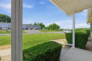 1741 Wisteria Dr, Chambersburg, PA 17202 - Photo 4
