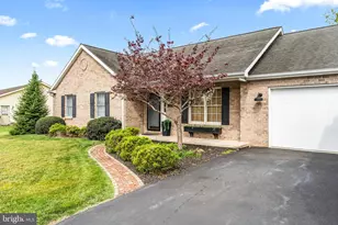 10025 Jasper Dr, Greencastle, PA 17225 - Photo 4