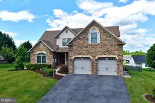 169 Granny Smith Ln, Fayetteville, PA 17222 - Photo 2