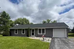 743 Lindia Dr, Chambersburg, PA 17202 - Photo 1