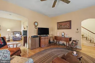 215 W 2nd St, Waynesboro, PA 17268 - Photo 6