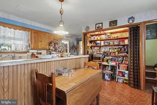 215 W 2nd St, Waynesboro, PA 17268 - Photo 16