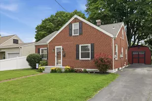 926 S 5th St, Chambersburg, PA 17201 - Photo 2