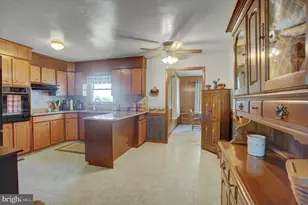1009 Willowbrook Dr, Chambersburg, PA 17202 - Photo 12