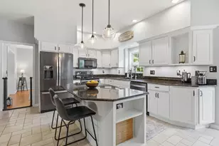 7930 Golf Vista Dr, Greencastle, PA 17225 - Photo 8