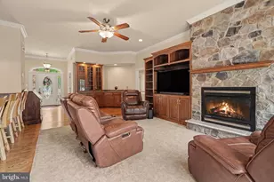 11302 Weatherstone Dr, Waynesboro, PA 17268 - Photo 8