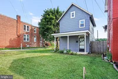 222 W 4th St, Waynesboro, PA 17268 - Photo 2