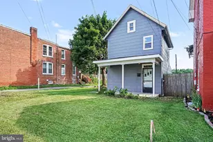 222 W 4th St, Waynesboro, PA 17268 - Photo 2